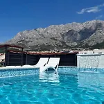 Skypool 77 With Private Pool